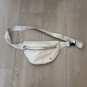Lululemon Off White City Adventurer Belt Bag